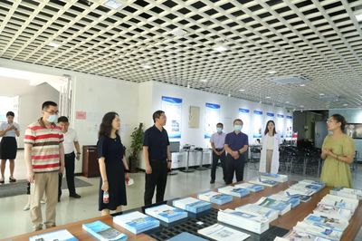 调研促转型 孵化助前行——科技部火炬中心陈彦处长一行到我园参观指导